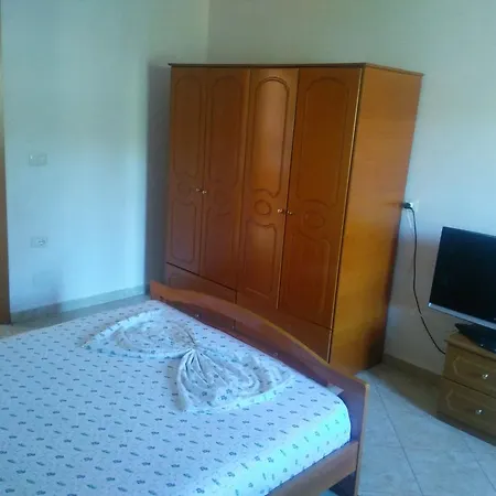 Apartment Besnik Sulozeqi Ksamil