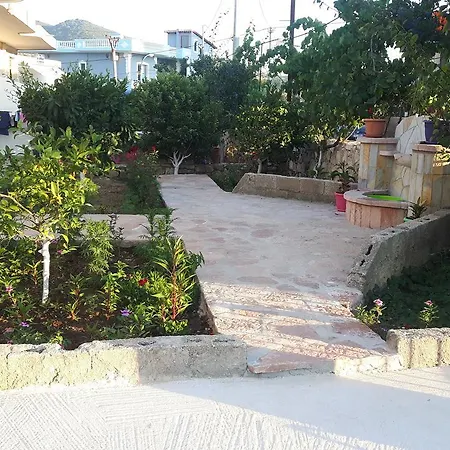 Besnik Sulozeqi Apartment *