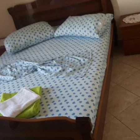 Besnik Sulozeqi Apartment